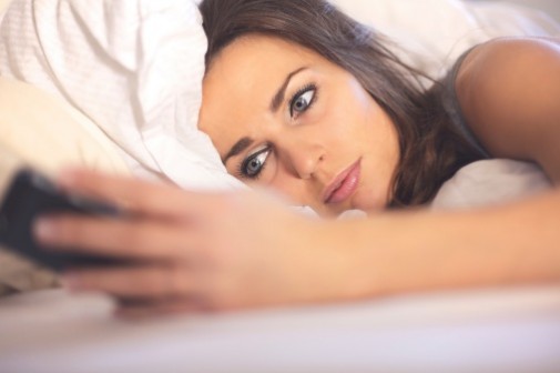 Smartphone bright lights may disrupt sleep patterns