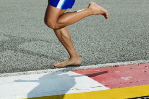 Running debate: Barefoot vs. shoes