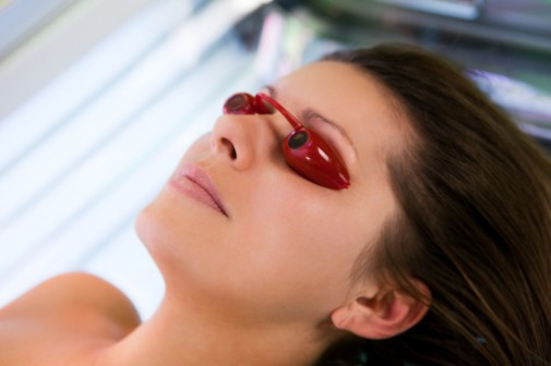 Young girls ignore cancer risk from tanning indoors