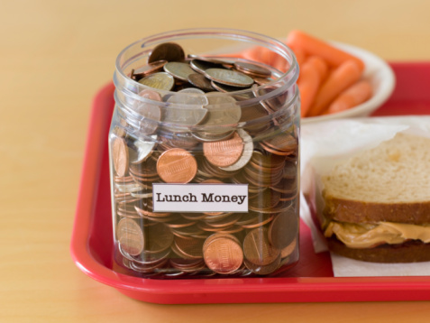 Paying cash for lunch may save kids calories