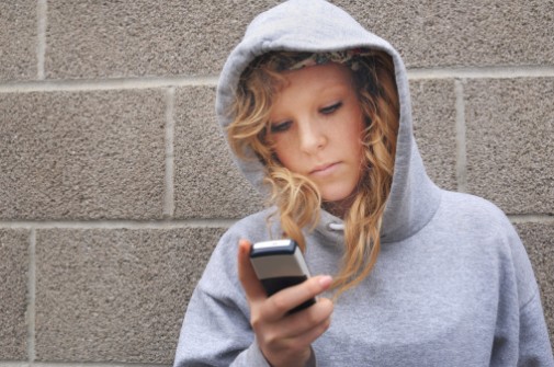 Texting program may help at-risk teen girls