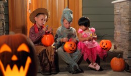 Teal Pumpkin Project makes Halloween safer for kids with allergies