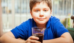Kids of divorced parents guzzle more soda