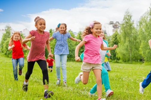 Kids’ eyes benefit from the outdoors