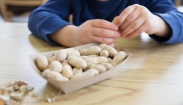 Parenting tips for kids with food allergies