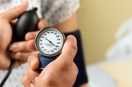 Infographic: 5 ways to naturally lower your blood pressure