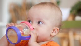 Here’s why you should stop giving your baby fruit juice