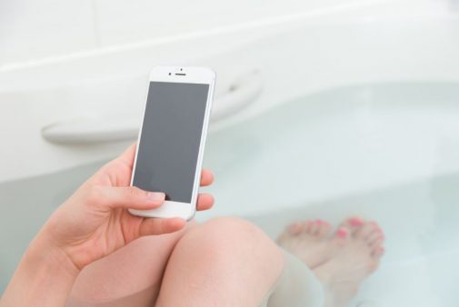 14-year-old girl electrocuted while using cell phone in bathtub