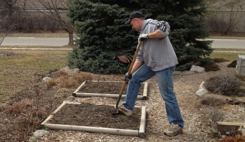 Gardening seniors nourish themselves, the earth