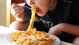 2 simple ways parents can help prevent childhood obesity