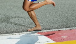 Running debate: Barefoot vs. shoes