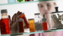 Adult prescriptions in homes pose poison risk to kids, study finds