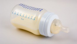 Dangers of buying breast milk online