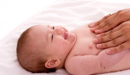 How massage helps babies bond