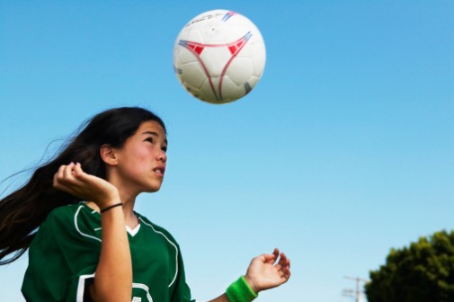 Girls tend to ignore concussion symptoms