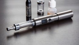FDA urges stronger regulations on e-cigarettes