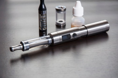 FDA urges stronger regulations on e-cigarettes