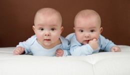 Help for rare issue affecting in utero identical twins