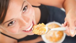 Eating breakfast helps teens keep obesity in check