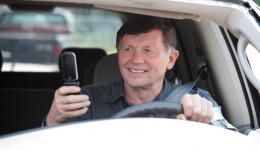 Older adults are the worst at texting and driving