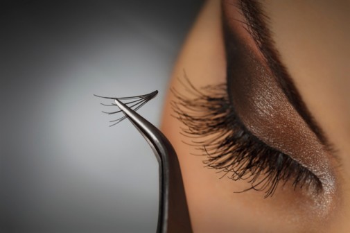 Fake lashes may be harming your eyes