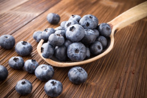 How blueberries help to lower blood pressure
