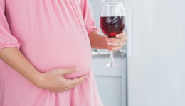 10 percent of women drink alcohol while pregnant