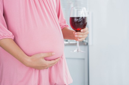 10 percent of women drink alcohol while pregnant