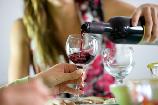 Women of childbearing age should skip alcoholic drinks