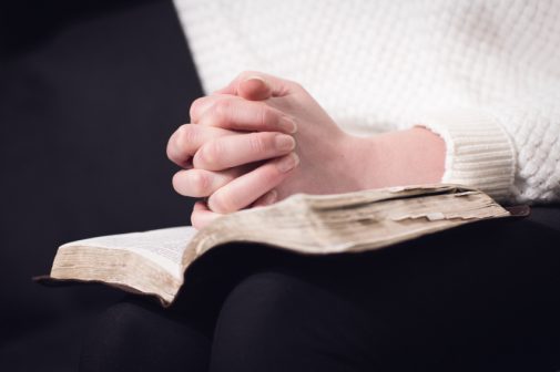 Women who attend religious services have lower risk of death
