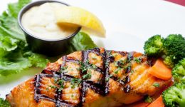 Eating oily fish may boost colon cancer survival