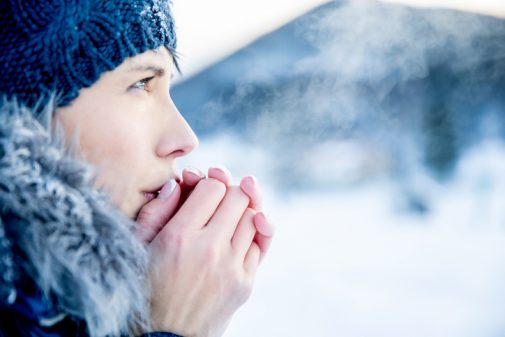 What to do if the weather turns your fingers white and numb