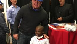 Chicago Cub gives pediatric patient the shirt off his back