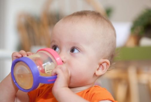 Here’s why you should stop giving your baby fruit juice