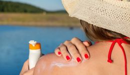 The mistake you might make when applying sunscreen