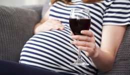 Alcohol & pregnancy: How much is too much?