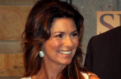 Which debilitating disease robbed Shania Twain of her voice?