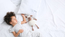 How to help your child’s sleep patterns in the summer