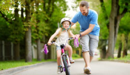 4 tips for teaching your child to ride a bike
