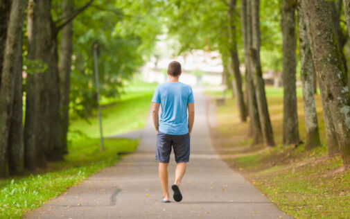 3 health-boosting reasons to try a fart walk