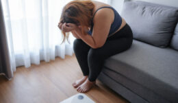 Do men lose weight faster than women?