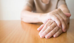 5 conditions that cause shaky hands